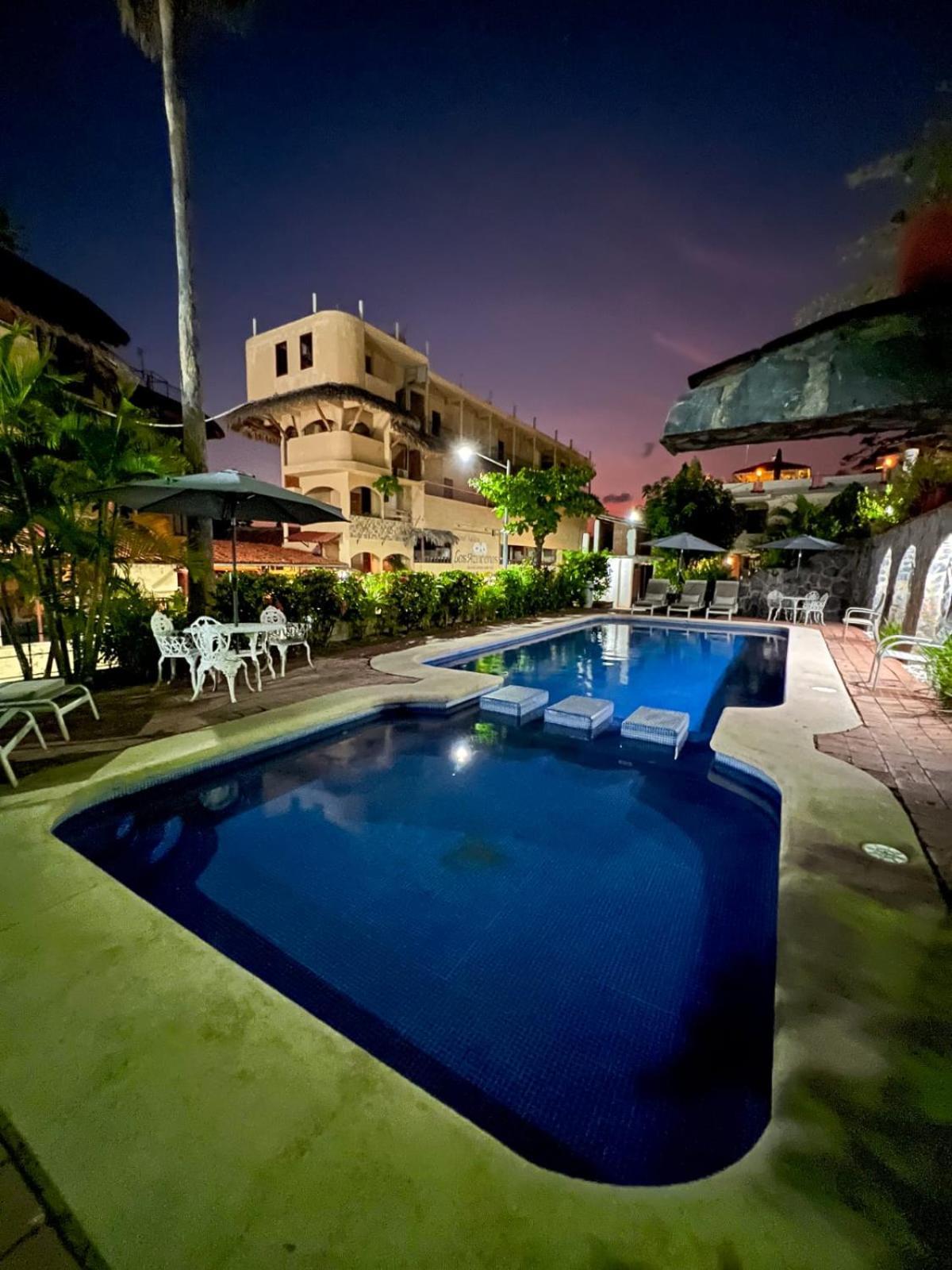 Hotel Villas Ema Zihuatanejo Esterno foto