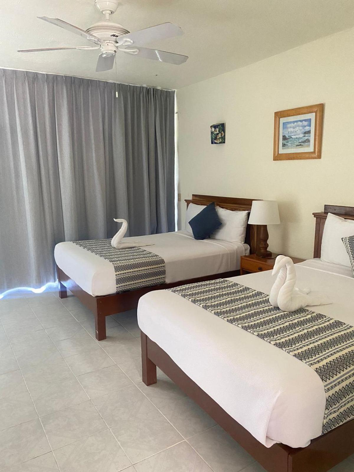Hotel Villas Ema Zihuatanejo Esterno foto