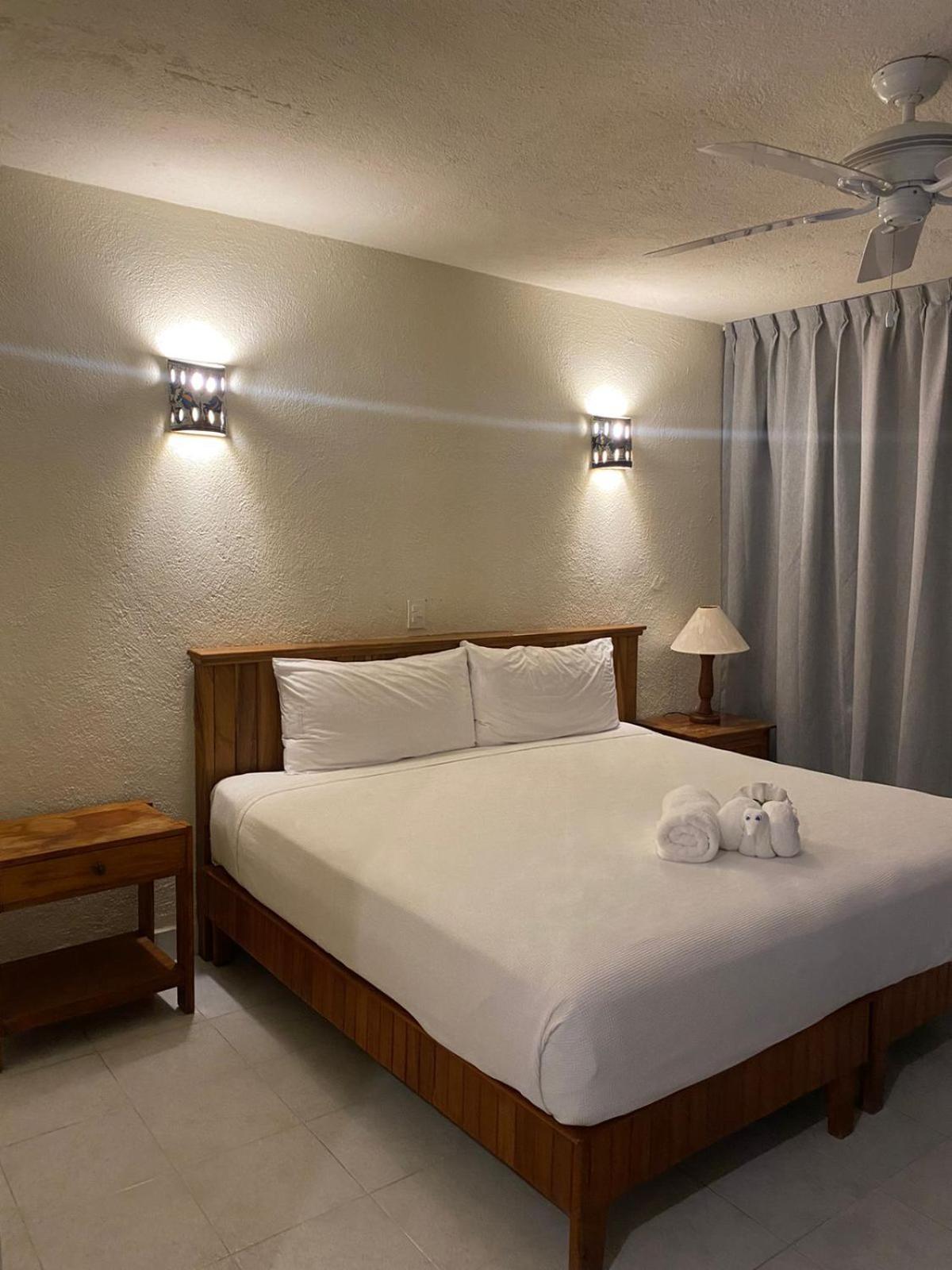 Hotel Villas Ema Zihuatanejo Esterno foto