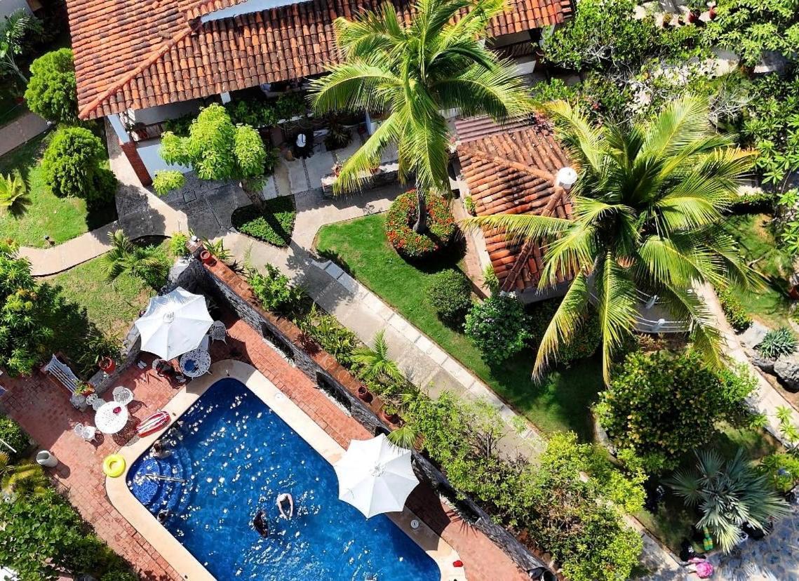 Hotel Villas Ema Zihuatanejo Esterno foto