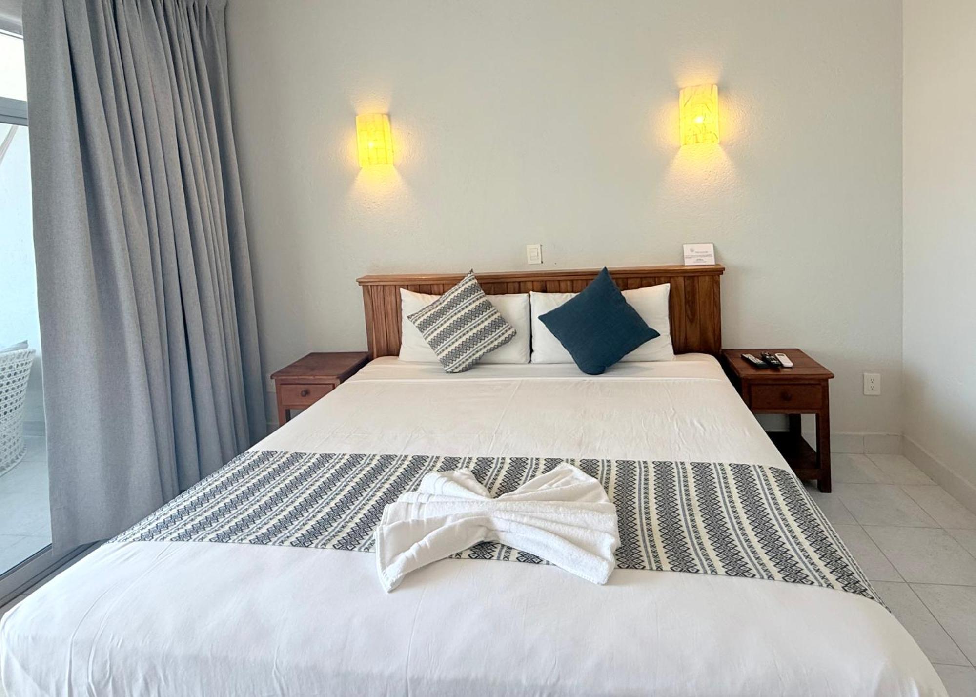 Hotel Villas Ema Zihuatanejo Esterno foto