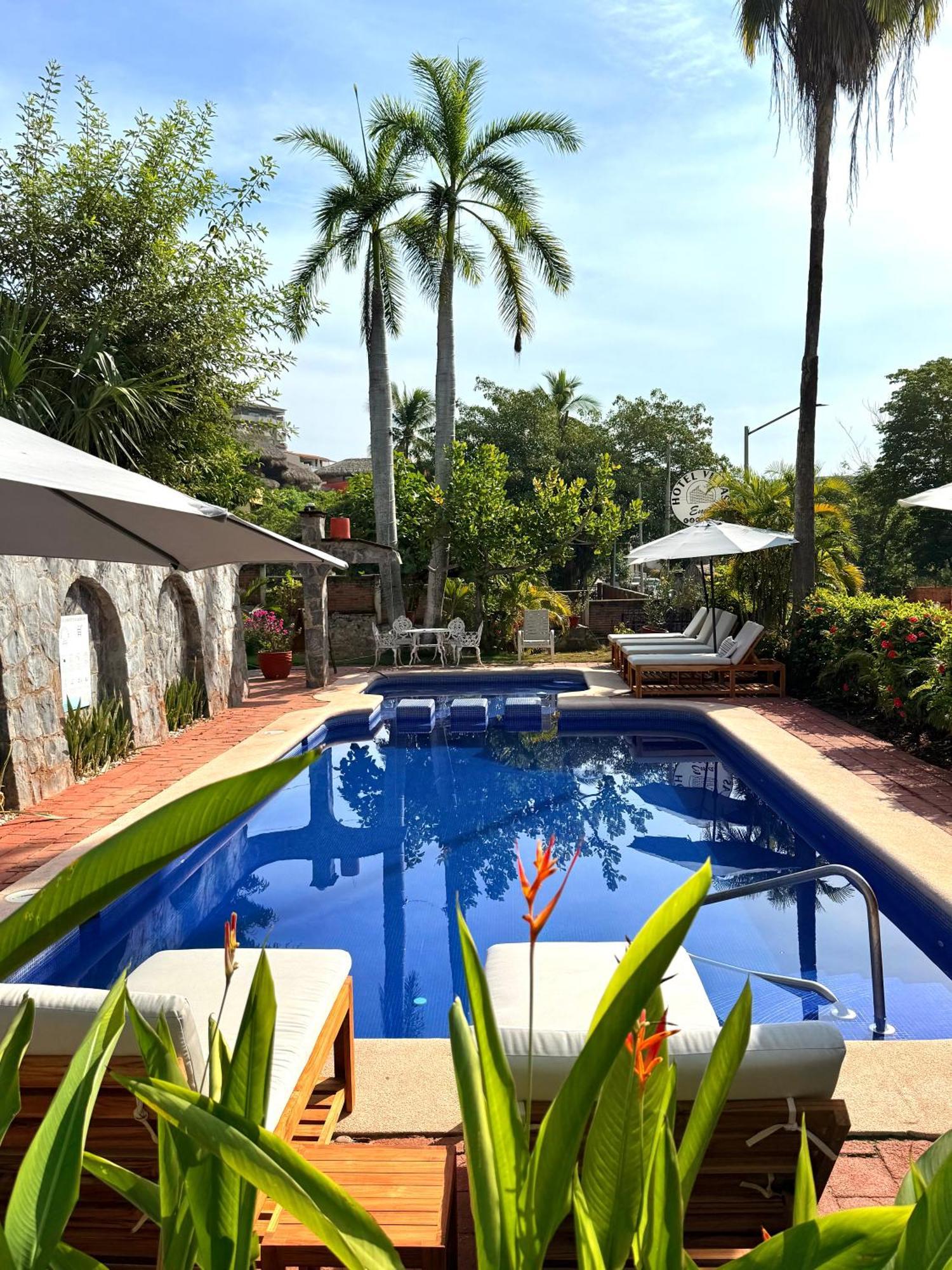 Hotel Villas Ema Zihuatanejo Esterno foto