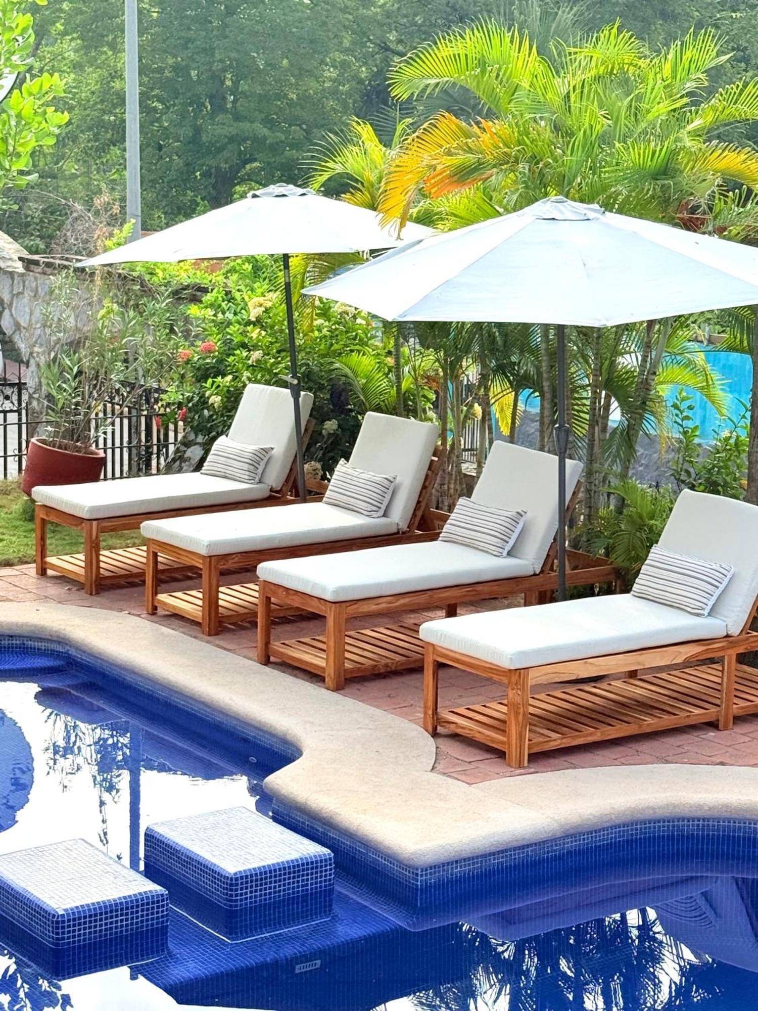 Hotel Villas Ema Zihuatanejo Esterno foto